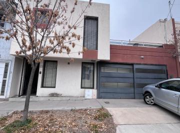 Departamento de 6 ambientes, Guaymallén · Forza Alquila - Duplex en Gllen, Tres Hab, Dos Baños, Patio, Cochera, Terraza