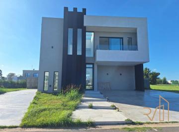Casa de 6 ambientes, Esteban Echeverría · Casa 6 Ambientes en Venta. Lagos de Canning I