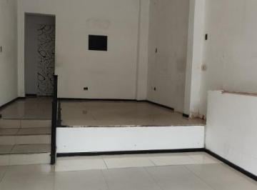 Local comercial · 24m² · 1 Ambiente · Local en Importante Cuadra Comercial