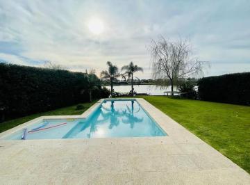 Casa · 360m² · 5 Ambientes · Casa en Las Tipas