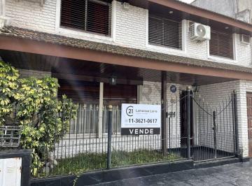 Casa · 153m² · 4 Ambientes · 1 Cochera · Venta de Casa 4 Ambientes 3 Baños, Villa Sarmiento. Apto Credito