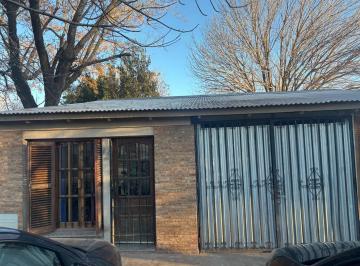 Casa · 130m² · 4 Ambientes · 1 Cochera · Casa en Venta 3 Dorm..
