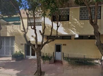 Casa · 448m² · 5 Dormitorios · 2 Cocheras · Ideal Inversor: Vendo Imponente Casa de 4 Dorm. + Depto de 1 Dormitorio + Galpon a m de Ci