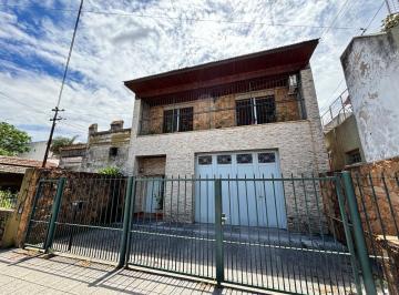 Bodega-Galpón de 3 ambientes, Avellaneda · Galpon con Vivienda de 3 Ambientes Amplio (Sarandi) Muy Buena Ubicacion
