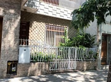 Casa · 160m² · 5 Ambientes · 1 Cochera · Casa en Alquiler - 4 Dorm. 2 Baños - Parque Avellaneda