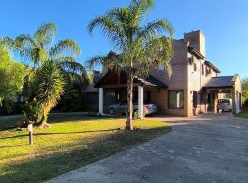 Casa · 400m² · 8 Ambientes · 3 Cocheras · Venta Exclusiva Residencia en Barrio 4 Hojas, Mendiolaza