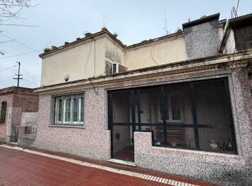 Casa de 3 ambientes, Lanús · Casa Tres Ambientes con Patio y Terraza + Galpón. Ideal Vivienda y Trabajo.