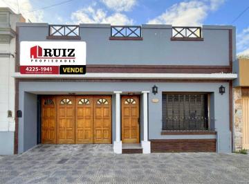 Casa de 4 ambientes, Lanús · Las Piedras 2300 - 4 Amb con Cochera P/2 Autos, Excelente Estado y Oportunidad!