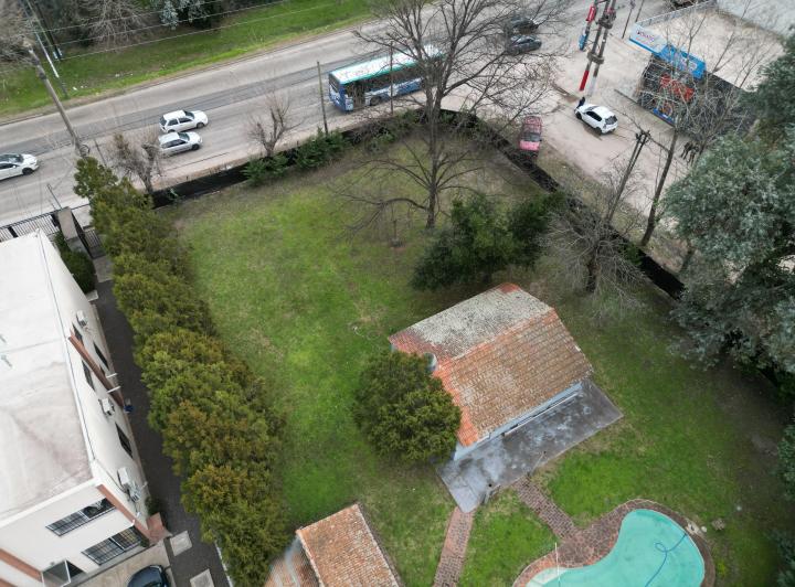 Terreno · 1230m²