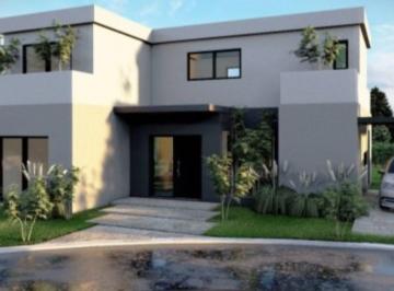 Casa · 174m² · 5 Ambientes · Casa en Venta en Santa Lucia, Pilar del Este, Pilar