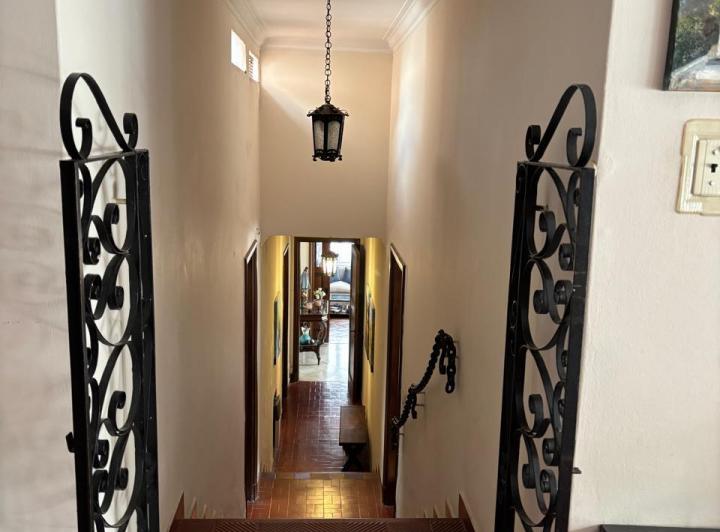 Casa · 280m² · 6 Ambientes · 2 Cocheras