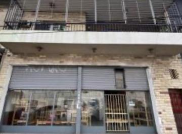 Local comercial de 4 ambientes, Lomas de Zamora · Gran Local o Deposito con Casa Totalmente Independiente en Planta Alta.