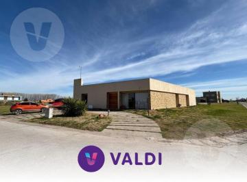 Casa · 172m² · 4 Ambientes · 2 Cocheras · Casa en Venta - Barrio La Alameda, Canning