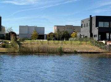 Terreno · 939m² · Exclusivo Lote con Costa de Lago en Puertos - Barrio Marinas, Escobar