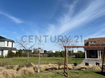 Terreno · 998m² · Lote en Venta a La Laguna en Barrio Marinas, Puertos del Lago