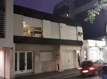 Edificio de 4 ambientes, Córdoba · Imperdible Oportunidad, venta de Gran Casa con Lote de 280 m Apto Edificio en El Centro.