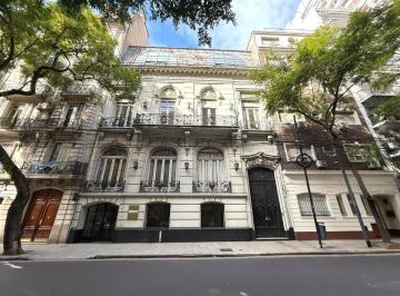 Edificio · 1362m² · Edificio en Block Doble Frente Estilo Francés en Venta en Recoleta