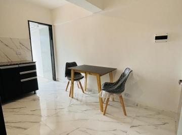 Departamento · 80m² · 2 Ambientes · 3 Departamentos en Block