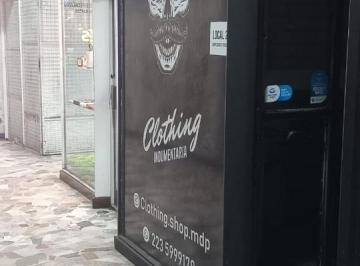 Local comercial · 12m² · Local en Venta Y/o Alquiler con Clausura de Venta