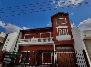 Casa de 6 ambientes, La Matanza · Excelente Chalet 5 Amb con Fondo