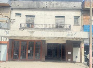 Local comercial · 340m² · Local Comercial con Vivienda en Quilmes.