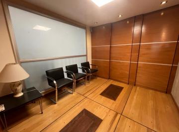 Oficina comercial · 180m² · 7 Ambientes · Oficina en Venta Piso Entero de 180 m en Excelente Estado.