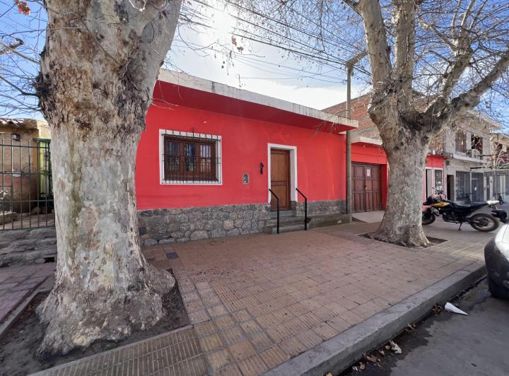 Casa · 170m² · 8 Ambientes