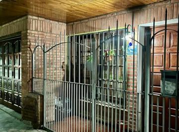 Casa · 141m² · 3 Ambientes · 1 Cochera · Casa en Venta en Quilmes Oeste, Quilmes, G. B. a. Zona Sur
