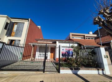 Casa de 7 ambientes, Almirante Brown · Amplio Chalet en Excelente Barrio