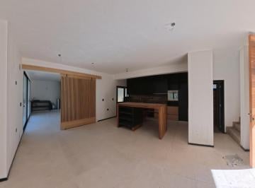 Casa · 230m² · 3 Ambientes · 2 Cocheras · Casa en Villa Warcalde