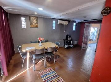 Casa · 103m² · 4 Ambientes · 1 Cochera · Venta Casa con 3 Dorm.