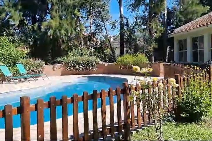 Casa · 280m² · 5 Ambientes · 2 Cocheras