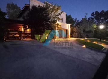 Casa · 300m² · 5 Ambientes · 3 Cocheras · Casa en Venta Ubicado en Fincas del Lago, Escobar, G. B. a. Zona Norte
