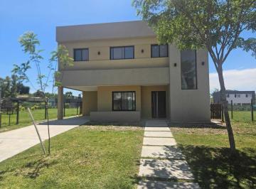 Casa · 149m² · 6 Ambientes · 2 Cocheras · Casa en Venta Ubicado en San Pablo, Pilar, G. B. a. Zona Norte - Opción Financiación