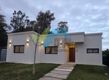 Casa · 121m² · 4 Ambientes · 2 Cocheras · Casa en Venta Ubicado en Santa Lucia, Pilar del Este, Pilar