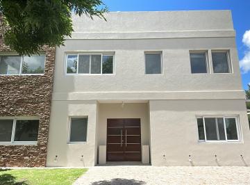 Casa · 385m² · 8 Ambientes · 5 Cocheras · Casa en Venta Ubicado en San Sebastian, Escobar, G. B. a. Zona Norte