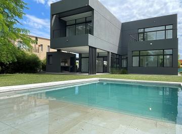 Casa · 283m² · 5 Ambientes · 2 Cocheras · Casa en Venta Ubicado en Haras Santa Maria, Escobar, G. B. a. Zona Norte