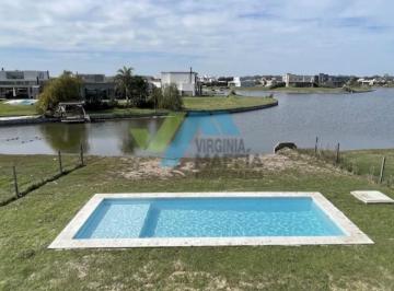 Casa · 228m² · 5 Ambientes · 2 Cocheras · Casa en Venta Ubicado en San Sebastian, Escobar, G. B. a. Zona Norte
