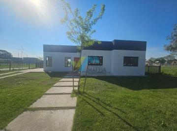 Casa · 144m² · 4 Ambientes · 2 Cocheras · Casa en Venta Ubicado en Santa Sofía, Pilar del Este, Pilar
