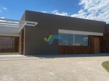 Casa · 245m² · 4 Ambientes · 2 Cocheras · Casa en Venta Ubicado en San Sebastian, Escobar, G. B. a. Zona Norte