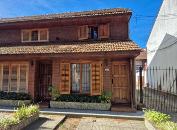 Casa de 4 ambientes, San Bernardo · Triplex de 4 Ambientes con Todos Los Servicios