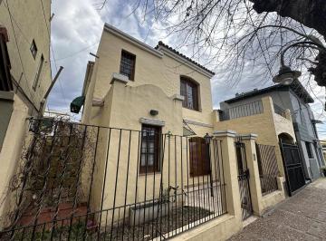 Casa · 144m² · 4 Ambientes · 1 Cochera · Casa en Venta, de Libertador Al Rio. San Fernando