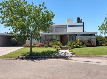 Casa · 523m² · 8 Ambientes · 1 Cochera · Casa en Country La Vacherie