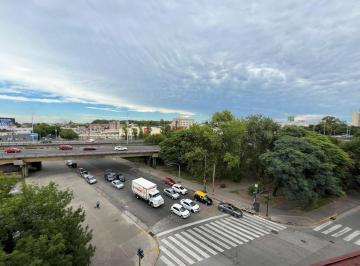 Departamento · 70m² · 4 Ambientes · Semipiso 4 Ambientes a La Calle con Balcón Francés