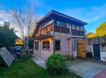 Casa · 50m² · 1 Dormitorio · 4 Cocheras · Casa Quincho S/ Lote de 10 Mx 43 m. Caisamar