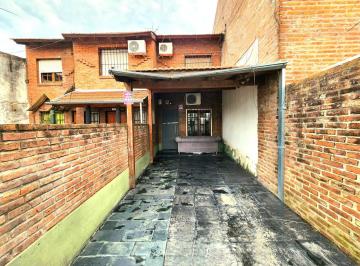 Casa de 3 ambientes, Morón · Duplex en Venta en Castelar Sur