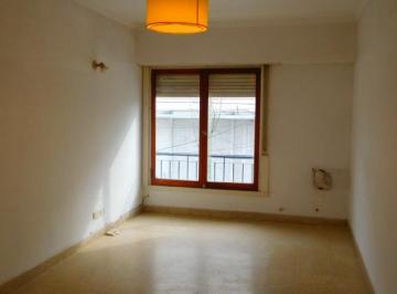 Departamento de 2 ambientes, Mar del Plata · 24 Meses 2 Amb. Frte. Patio 1º P P/escalera. S/muebles Ni Exp. Alberti y V. Montes