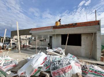 Casa de 5 ambientes, Ezeiza · Casa en San Simon de Canning! Entrega Octubre 2025! con Piscina y Radiadores!