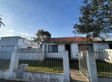 Casa · 63m² · 5 Ambientes · 2 Cocheras · Casa en Venta en Berisso