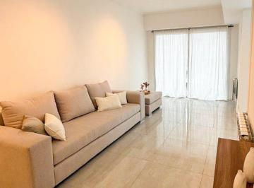 Departamento · 101m² · 3 Ambientes · Tres Ambientes a La Calle con Balcon